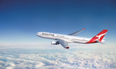 0219qantas-w.jpg