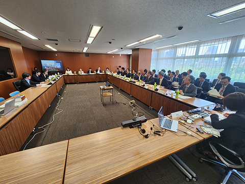 0520mlit-w.jpg