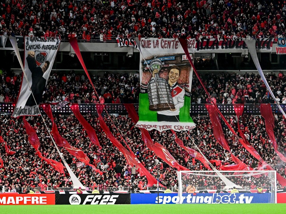 S*Y様 激レア 浦和レッズ クラブワールドカップ リーベル戦 スカーフ S*Y様 激レア 浦和レッズ クラブワールドカップ リーベル戦 スカーフ｜