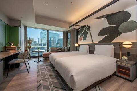 0531hilton-w.jpg