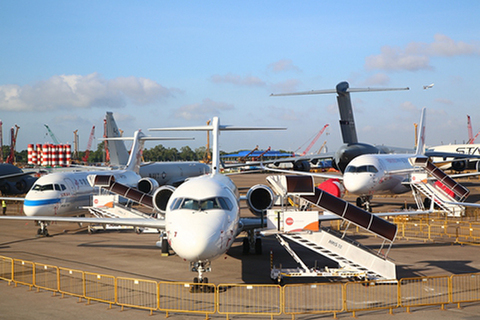 0222comac1-w.jpg
