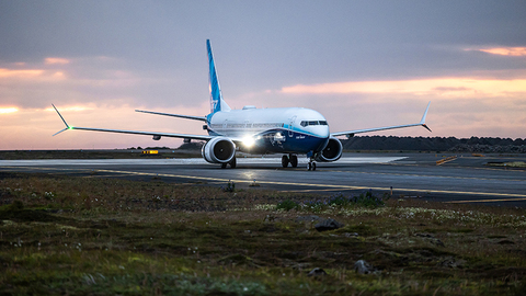 0802boeing1-w.jpg