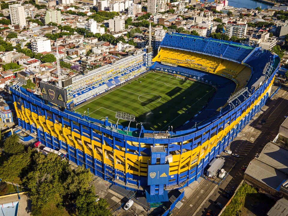 日本で、世界で最もサッカーが見やすいスタジアムは？ ポイントは