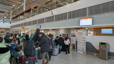 0522intl_tourism-w.jpg