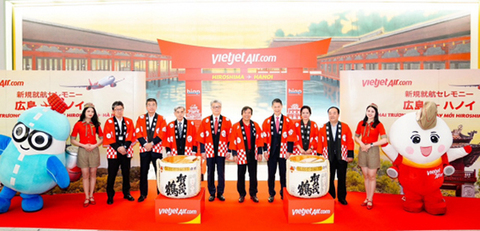 0514vietjet1-w-1.jpg