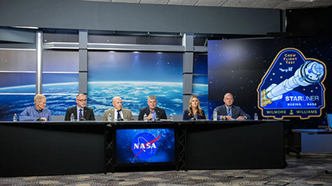 0826nasa1-w.jpg