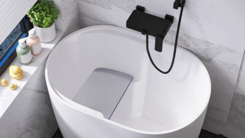 20261021-frameless-shower-enclosures.jpg