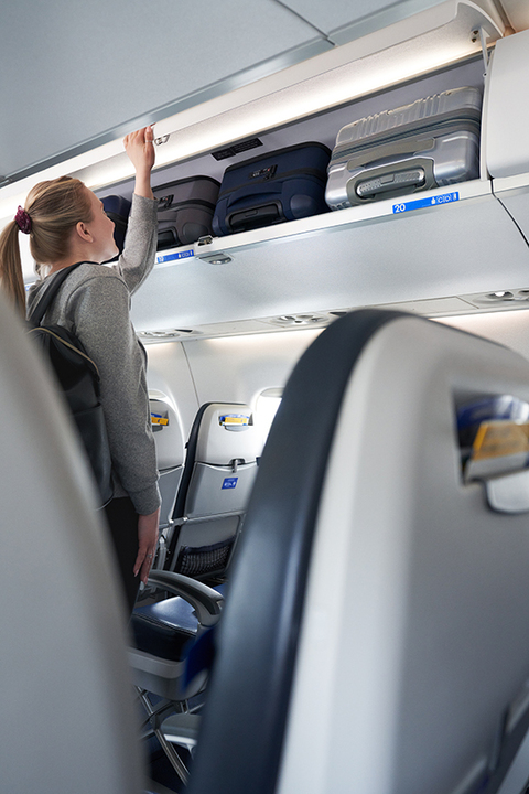0327united-w-1.jpg